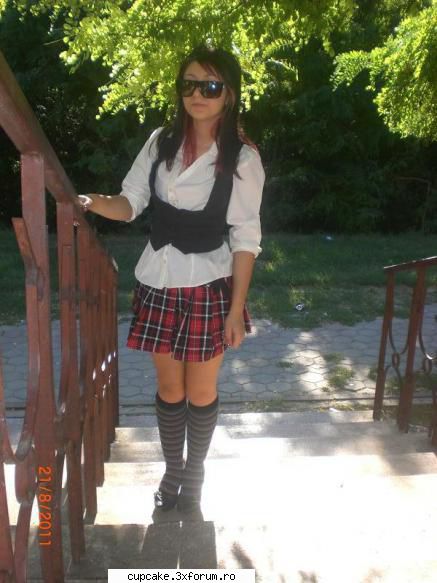 Aceasi umbra..Kidu' - Iva Innocence' - Everybody<3